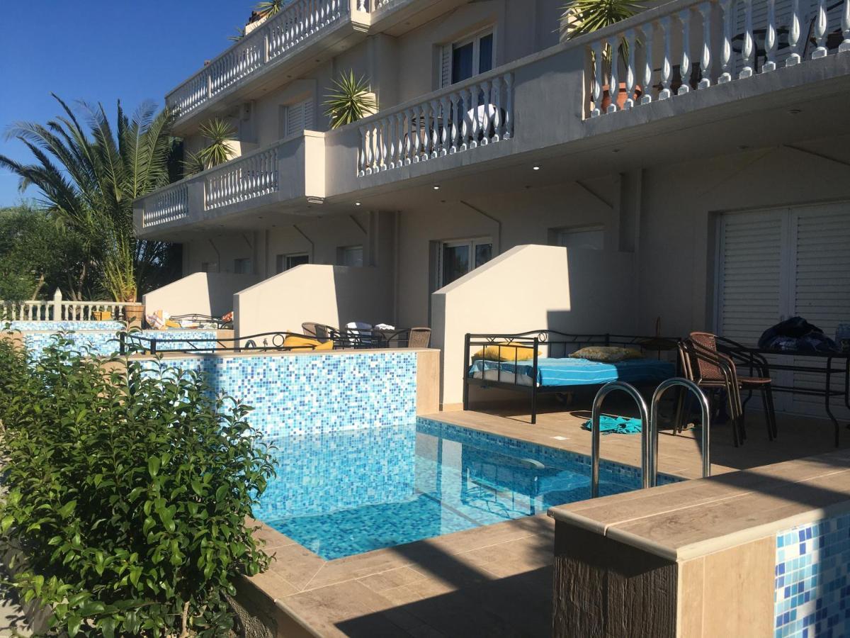 Three Graces Holiday Houses Complex لاغاناس المظهر الخارجي الصورة