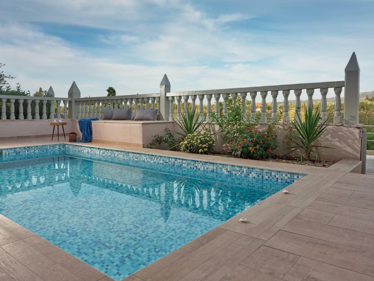 Three Graces Holiday Houses Complex لاغاناس المظهر الخارجي الصورة